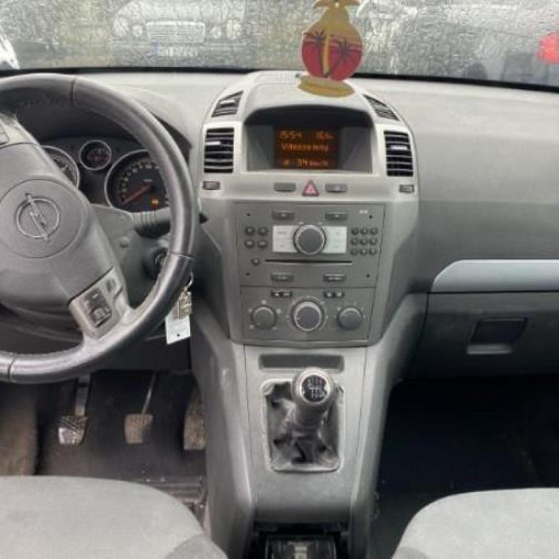 Feu arriere principal droit (feux) OPEL ZAFIRA B Photo n°20