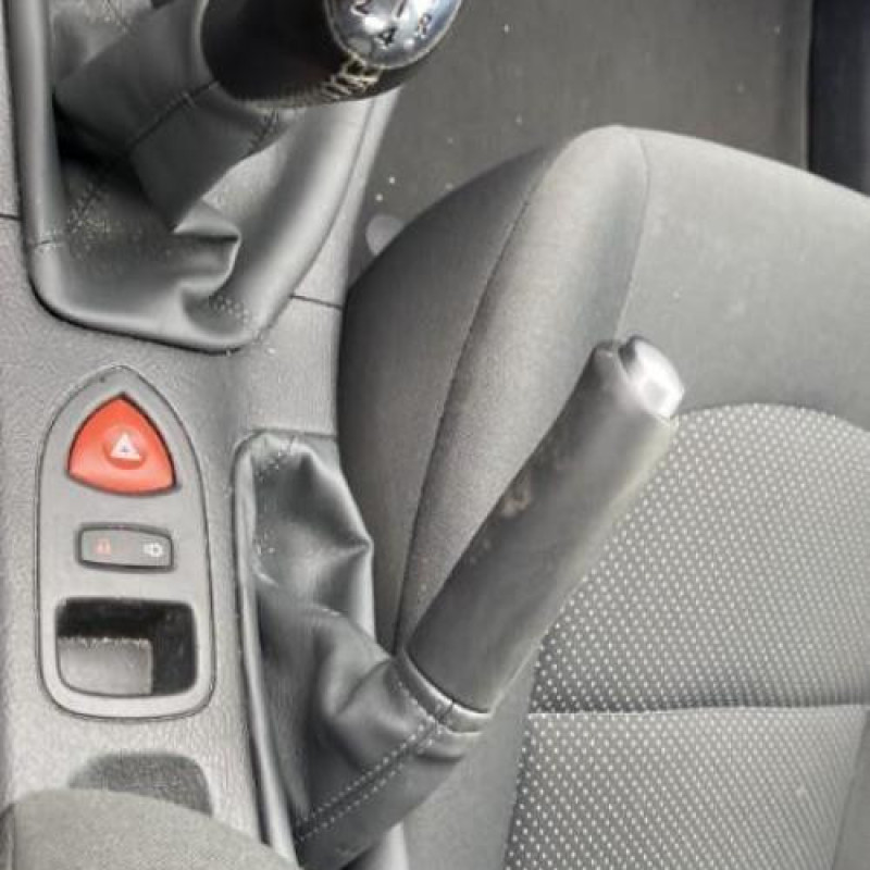 Compresseur clim RENAULT LAGUNA 2 Photo n°6