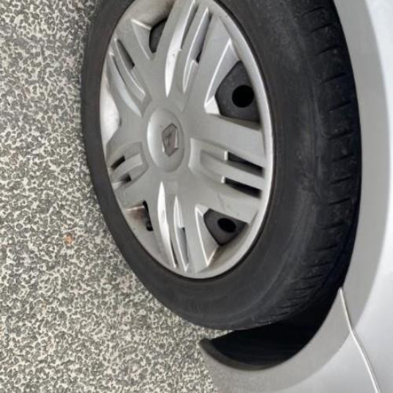 Compresseur clim RENAULT LAGUNA 2 Photo n°10