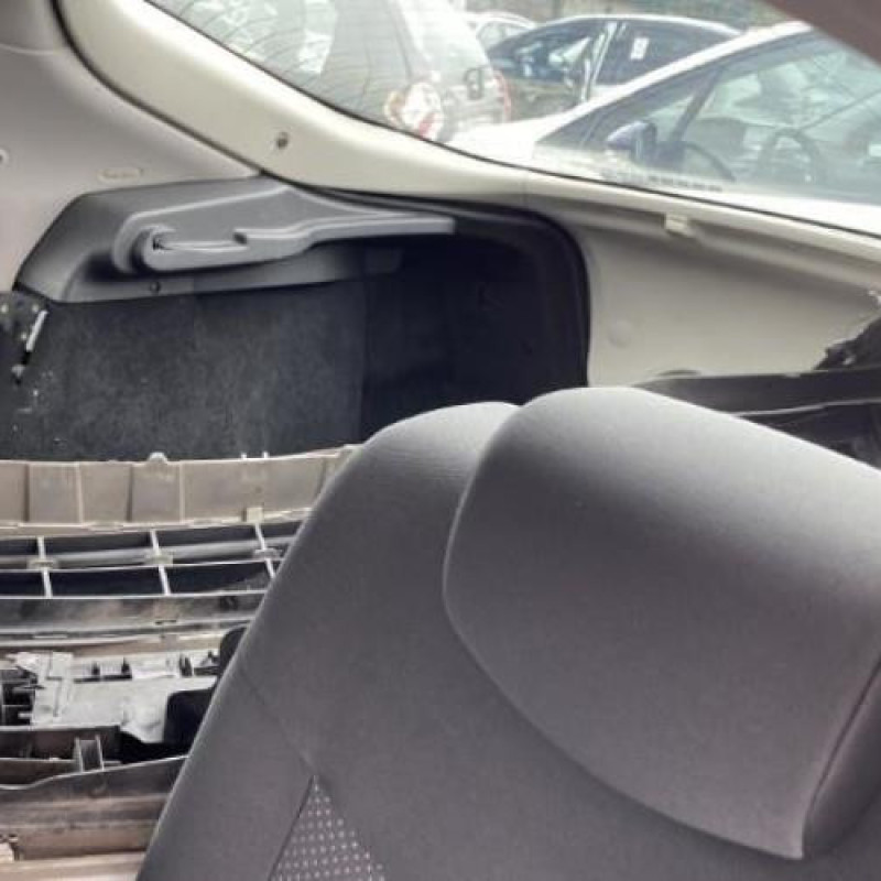 Compresseur clim RENAULT LAGUNA 2 Photo n°17