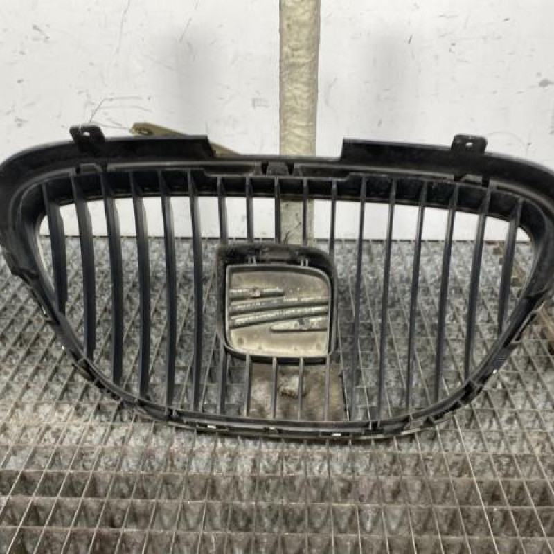 Calandre SEAT LEON 2 Photo n°4
