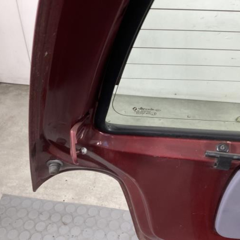 Malle/Hayon arriere RENAULT TWINGO 1 Photo n°10