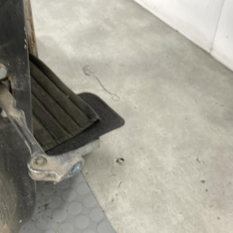 Porte avant droit RENAULT TWINGO 2 Photo n°8