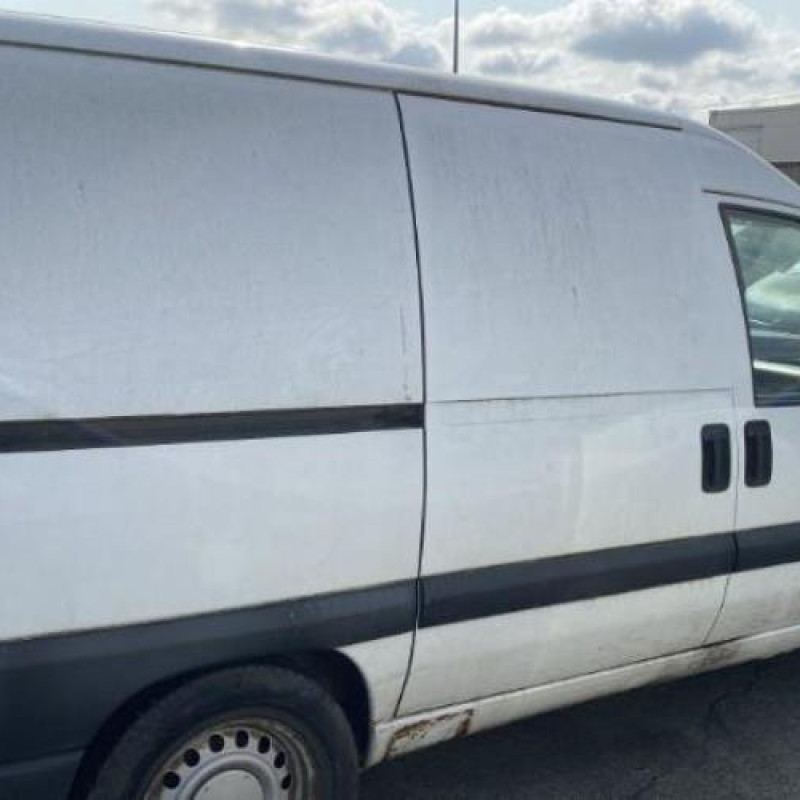 Vitre avant droit CITROEN JUMPY 1 Photo n°8