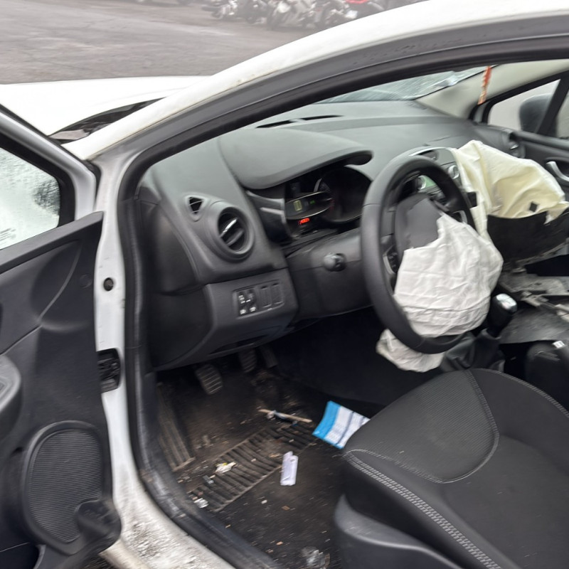 RENAULT CLIO 4 PHASE 2 1.2i - 16V Photo n°9