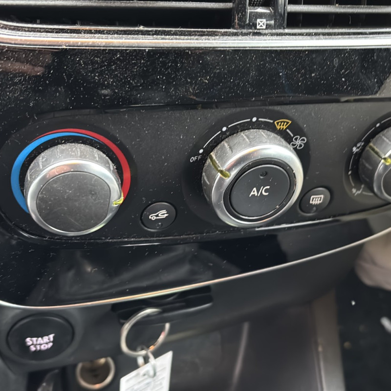 RENAULT CLIO 4 PHASE 2 1.2i - 16V Photo n°15
