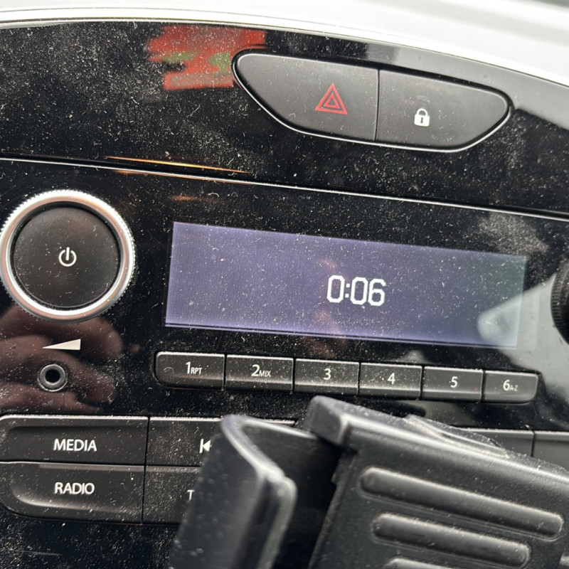 RENAULT CLIO 4 PHASE 2 1.2i - 16V Photo n°17