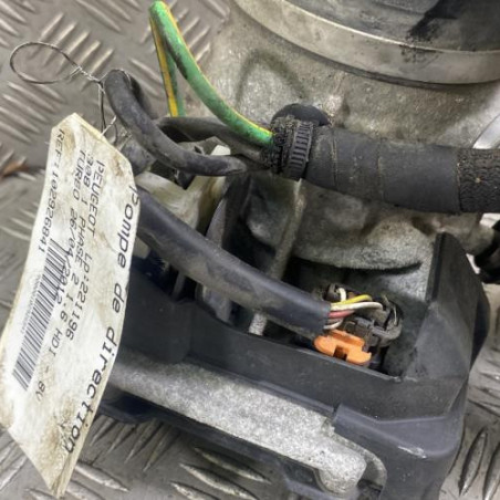 Pompe de direction PEUGEOT 308 1