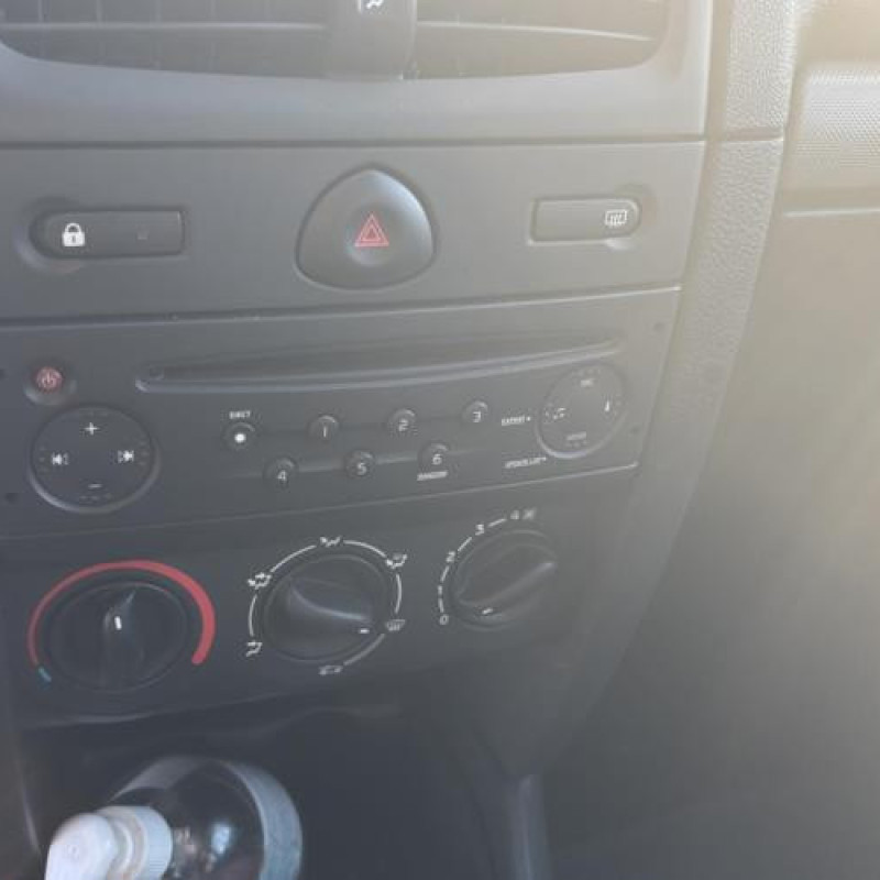 Capot RENAULT CLIO 2 CAMPUS Photo n°10