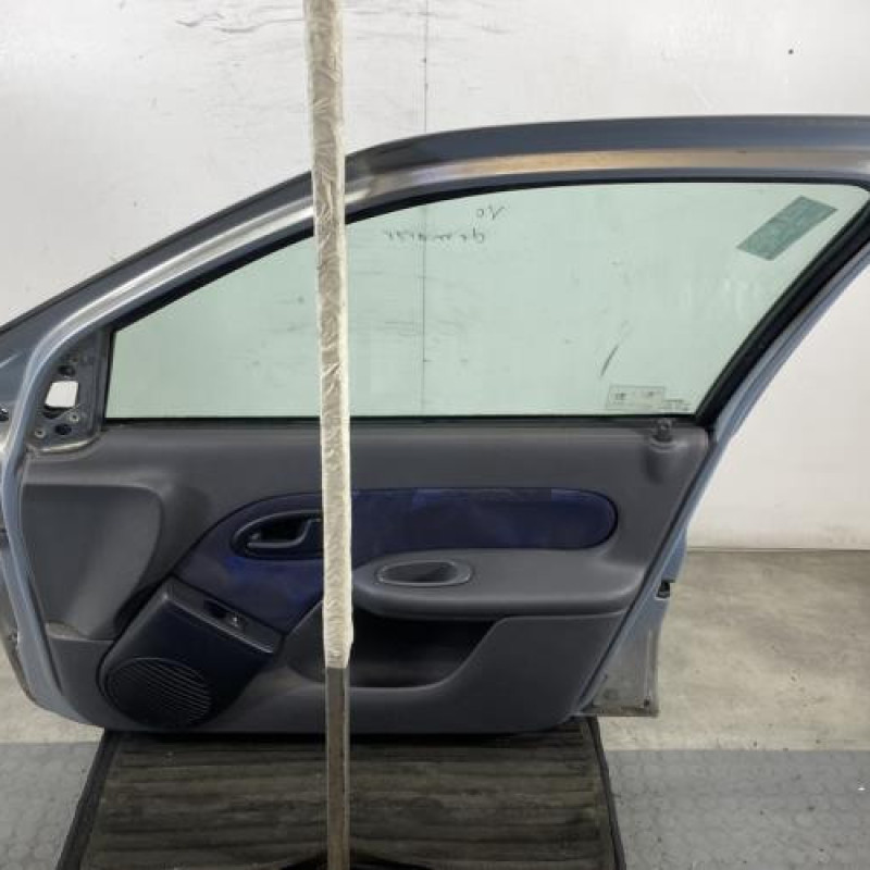 Porte avant droit RENAULT CLIO 2 Photo n°6