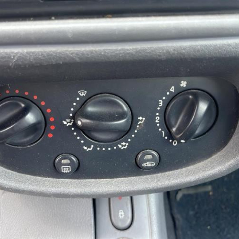 Porte avant droit RENAULT CLIO 2 Photo n°8