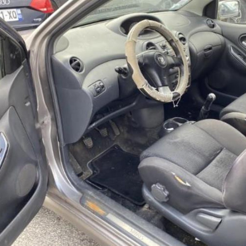 Porte avant droit TOYOTA YARIS 1 Photo n°16