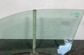 Vitre avant droit PEUGEOT 208 1