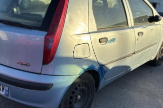Vitre avant droit FIAT PUNTO 2