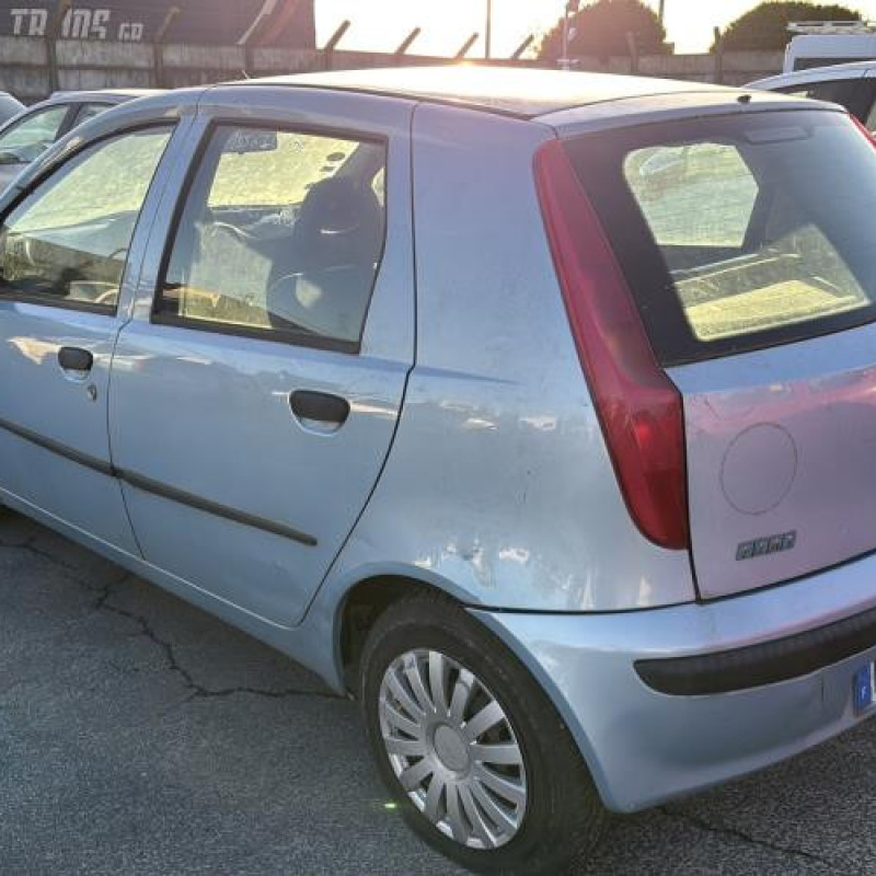 Vitre avant droit FIAT PUNTO 2 Photo n°9