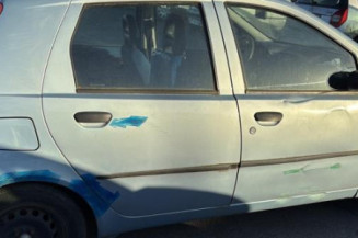 Vitre avant droit FIAT PUNTO 2