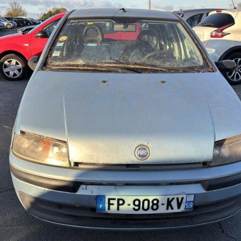 Vitre avant droit FIAT PUNTO 2 Photo n°13