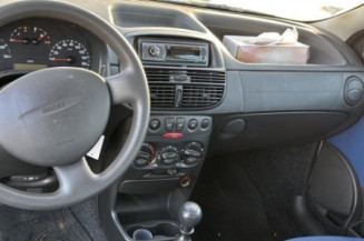 Vitre avant droit FIAT PUNTO 2