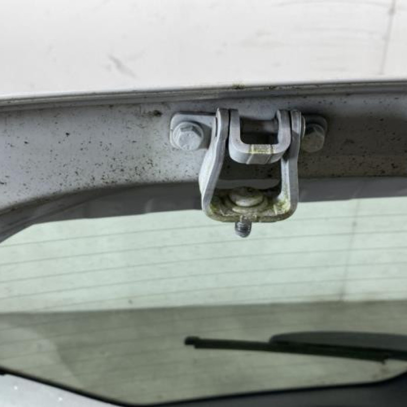 Malle/Hayon arriere VOLKSWAGEN UP Photo n°6
