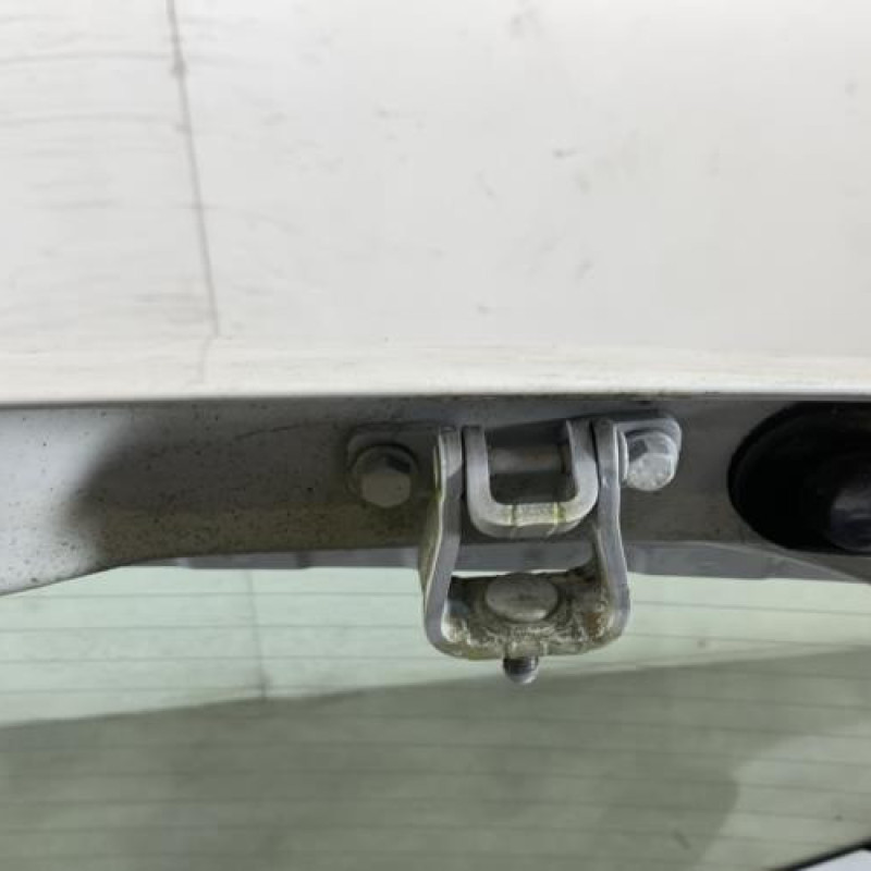 Malle/Hayon arriere VOLKSWAGEN UP Photo n°7