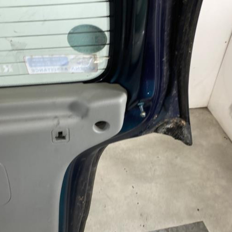 Malle/Hayon arriere RENAULT SCENIC 1 Photo n°10