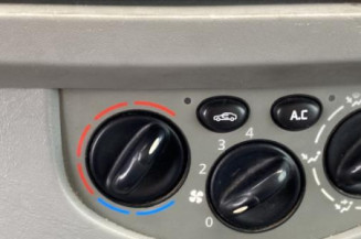 Pivot de moyeu avant gauche OPEL VIVARO 1