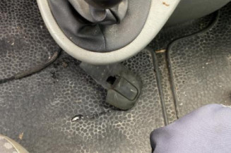 Pivot de moyeu avant gauche OPEL VIVARO 1