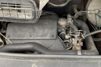 Pivot de moyeu avant gauche OPEL VIVARO 1