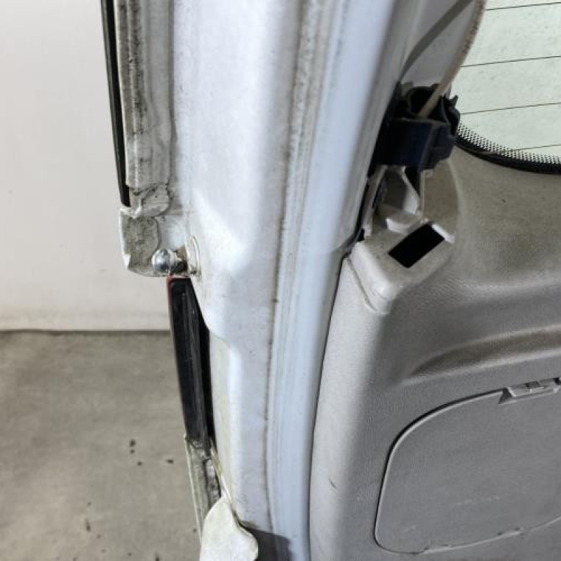 Malle/Hayon arriere RENAULT SCENIC 3 Photo n°11