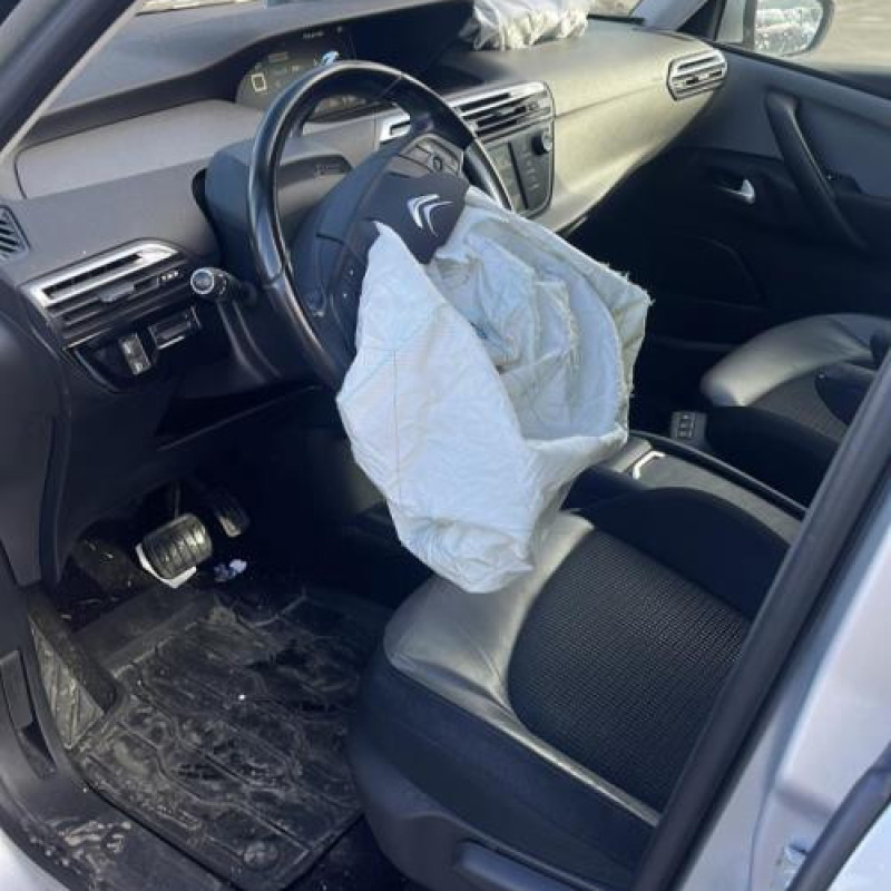 Pare boue arriere droit CITROEN C4 GRAND PICASSO 2 Photo n°6