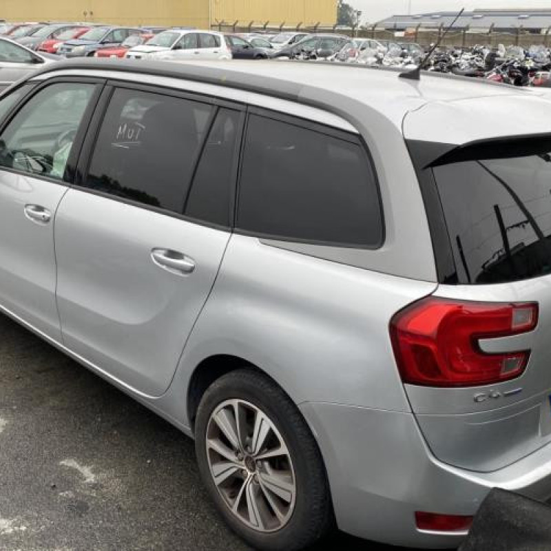 Pare boue arriere droit CITROEN C4 GRAND PICASSO 2 Photo n°11