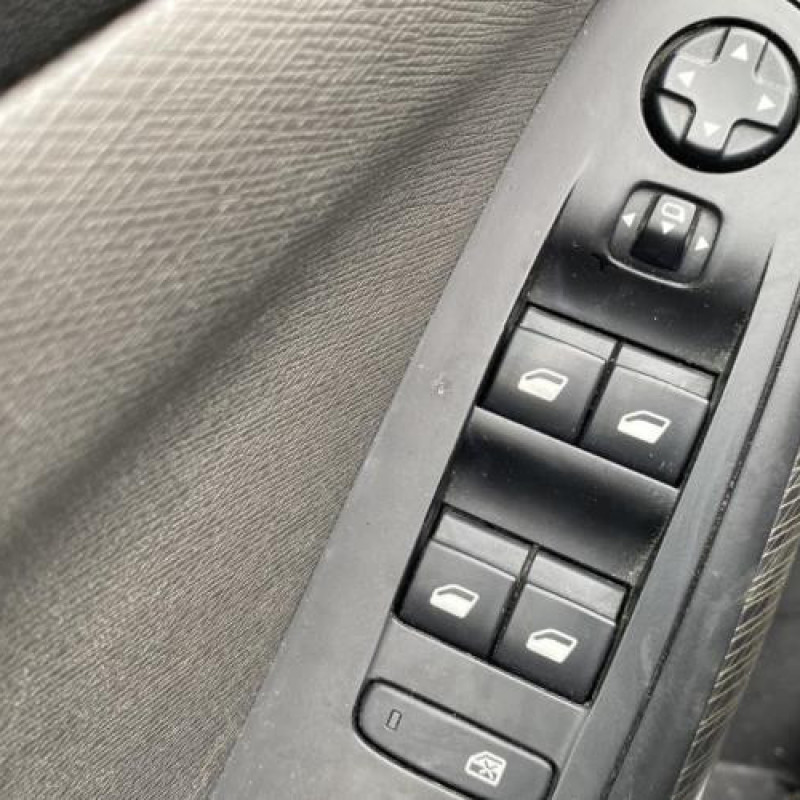 Pare boue arriere droit CITROEN C4 GRAND PICASSO 2 Photo n°16