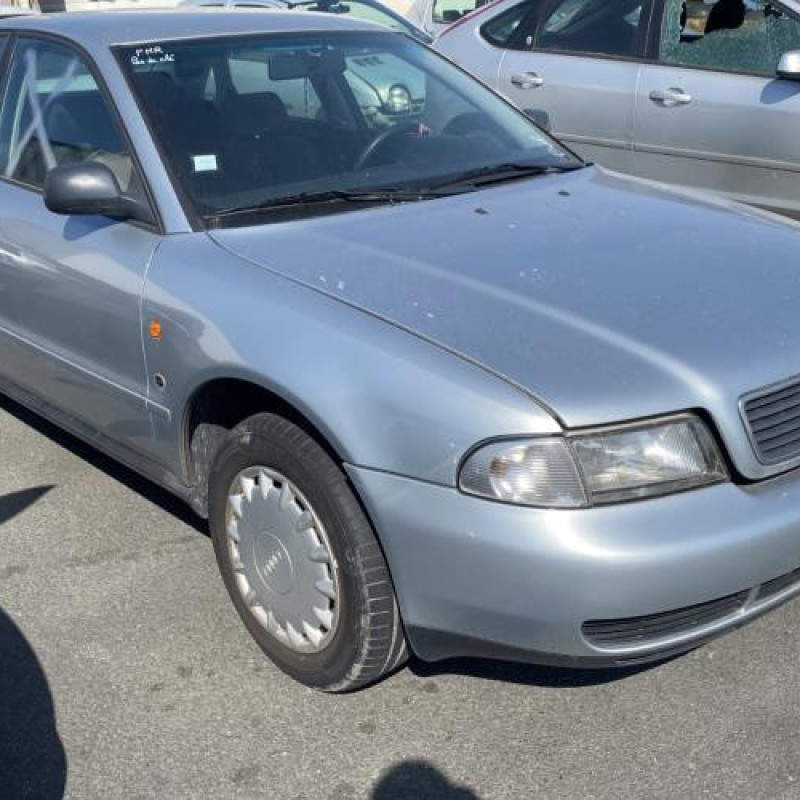 Pare choc avant AUDI A4 1 Photo n°8