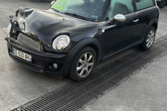 MINI MINI 2 R55 CLUBMAN PHASE 1 BREAK 1.6D - 16V TURBO COOPER D Photo n°1