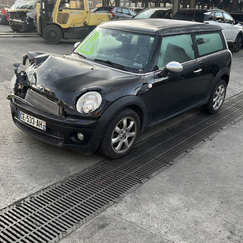MINI MINI 2 R55 CLUBMAN PHASE 1 BREAK 1.6D - 16V TURBO COOPER D Photo n°1