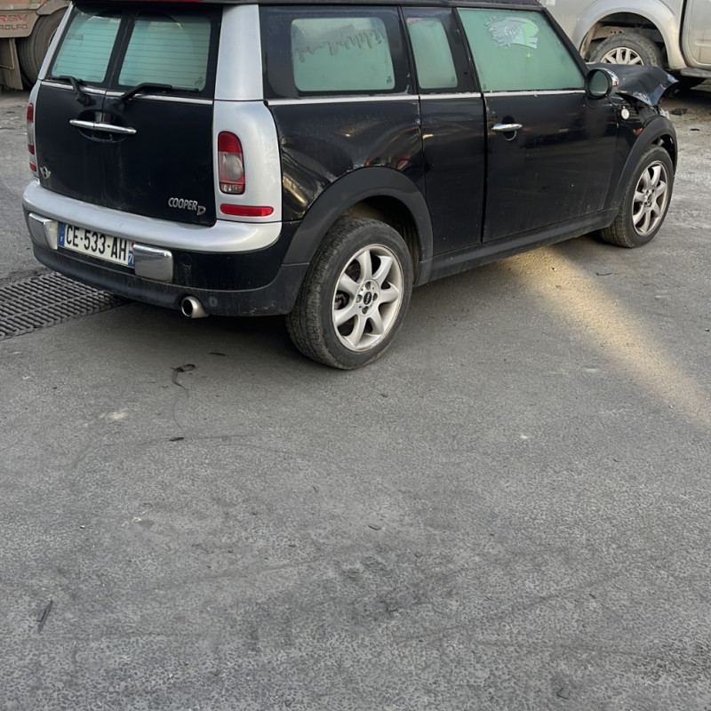 MINI MINI 2 R55 CLUBMAN PHASE 1 BREAK 1.6D - 16V TURBO COOPER D Photo n°3