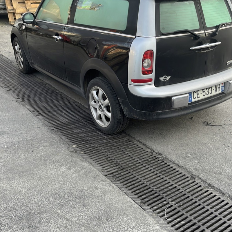 MINI MINI 2 R55 CLUBMAN PHASE 1 BREAK 1.6D - 16V TURBO COOPER D Photo n°4