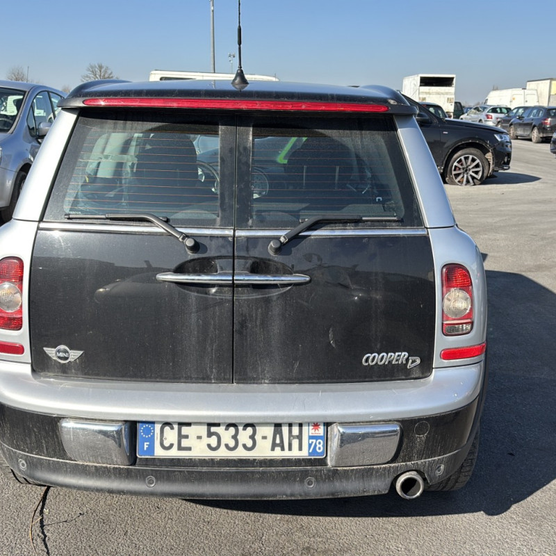 MINI MINI 2 R55 CLUBMAN PHASE 1 BREAK 1.6D - 16V TURBO COOPER D Photo n°15
