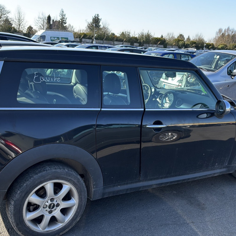 MINI MINI 2 R55 CLUBMAN PHASE 1 BREAK 1.6D - 16V TURBO COOPER D Photo n°16