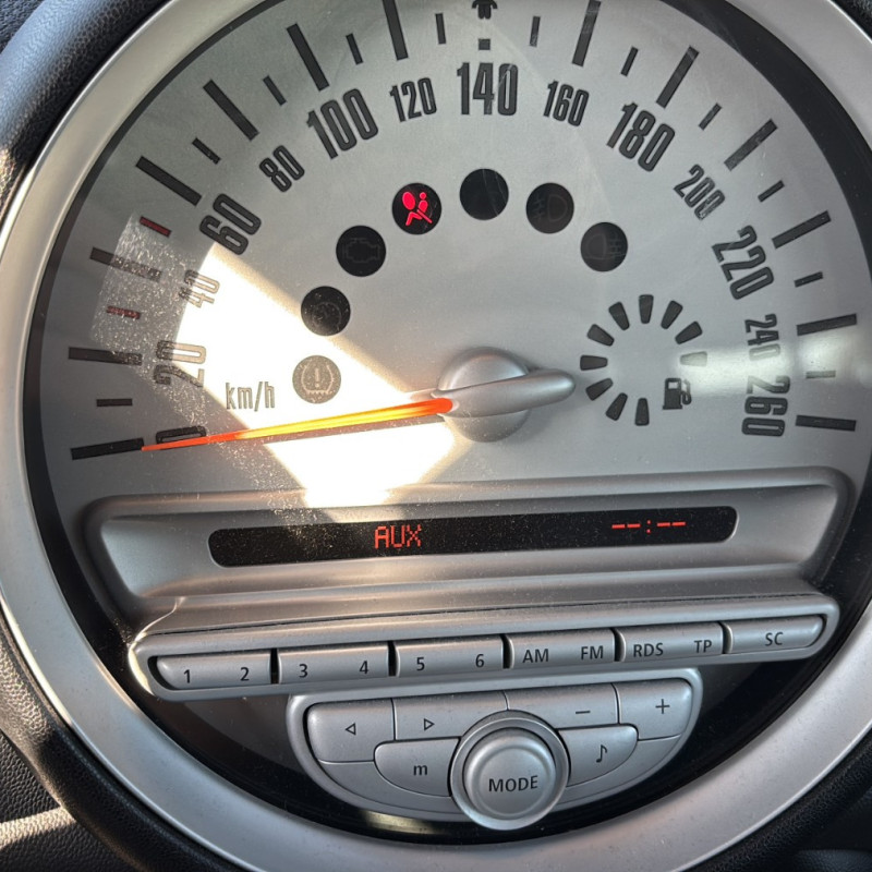 MINI MINI 2 R55 CLUBMAN PHASE 1 BREAK 1.6D - 16V TURBO COOPER D Photo n°22