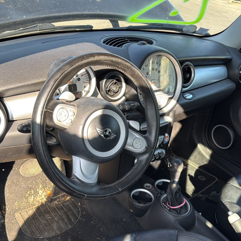 MINI MINI 2 R55 CLUBMAN PHASE 1 BREAK 1.6D - 16V TURBO COOPER D Photo n°26