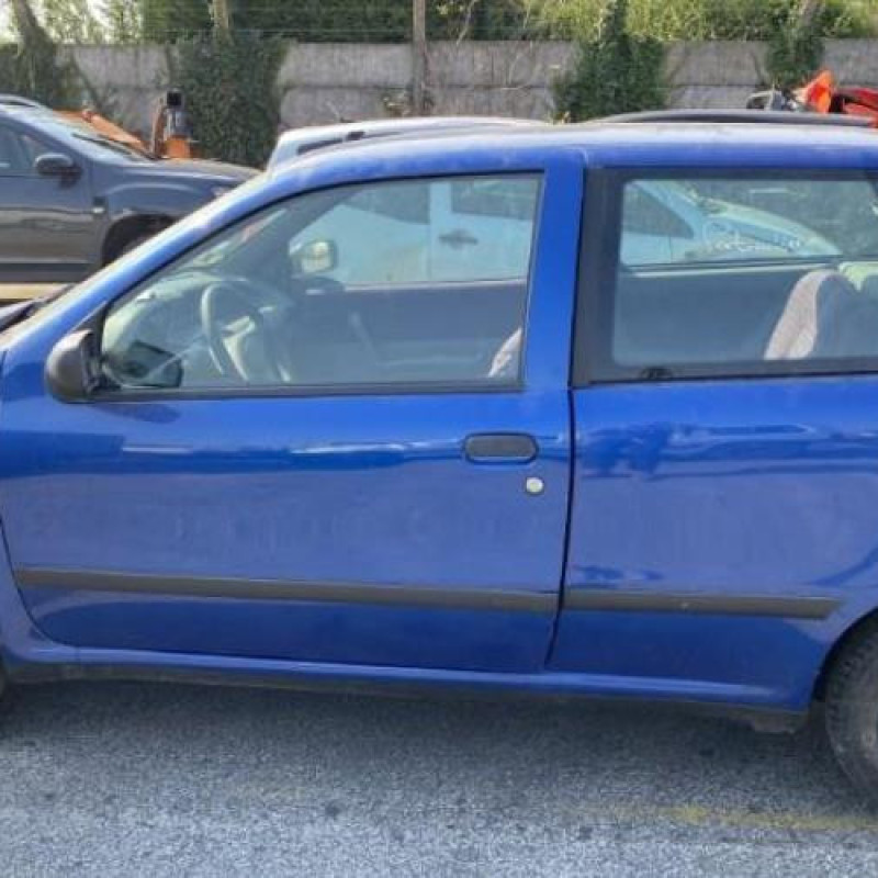 Porte avant droit FIAT PUNTO 1 Photo n°10
