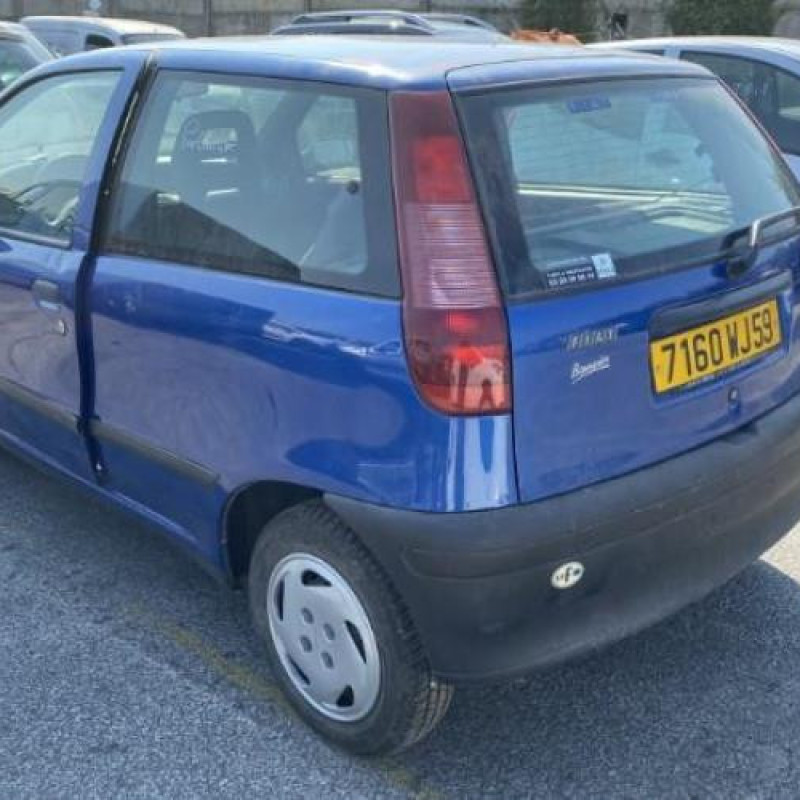 Porte avant droit FIAT PUNTO 1 Photo n°11