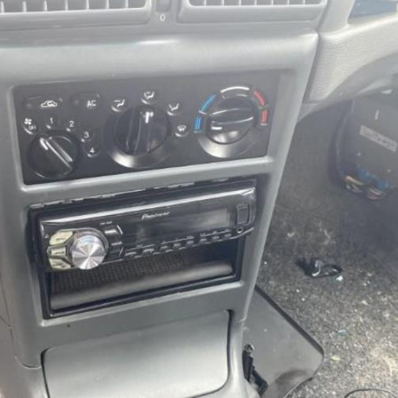 Porte avant gauche DAEWOO NEXIA Photo n°15