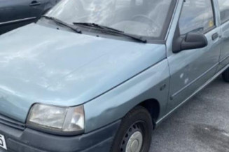 Pivot de moyeu avant gauche RENAULT CLIO 1