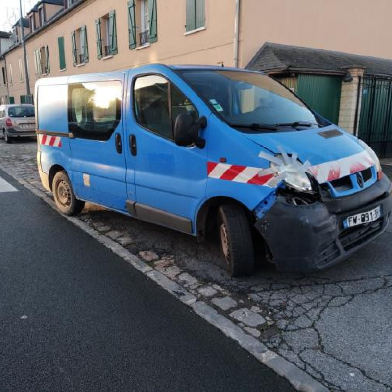 Crosse arriere droit RENAULT TRAFIC 2 Photo n°6