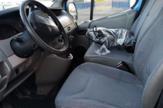 Crosse arriere droit RENAULT TRAFIC 2