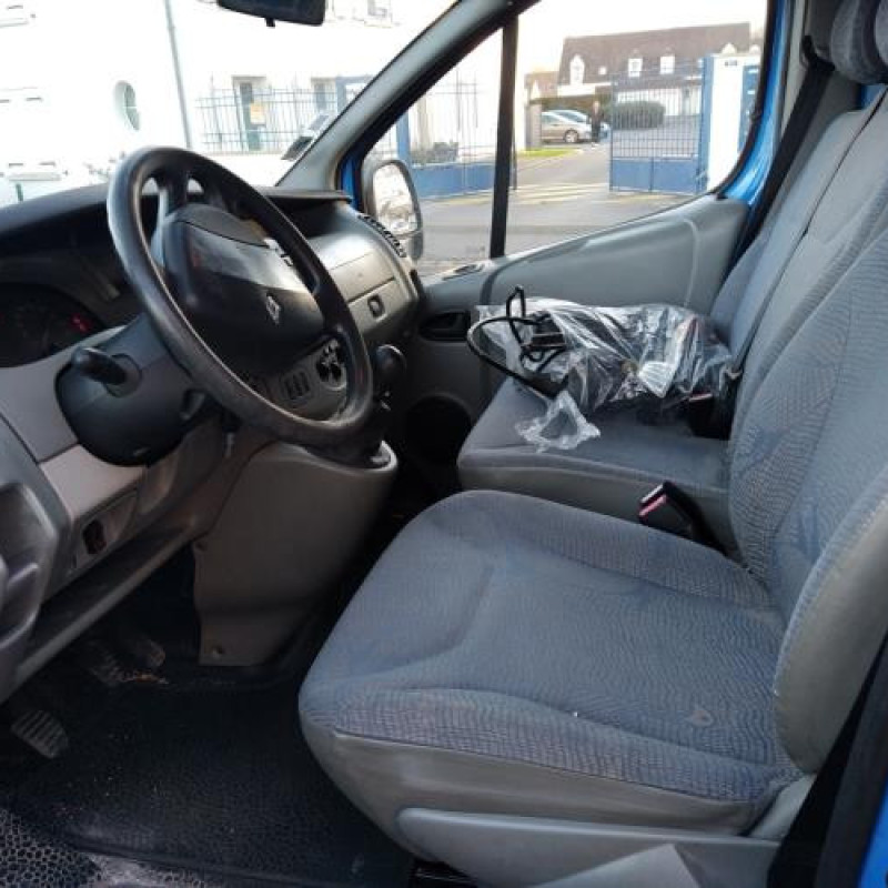 Crosse arriere droit RENAULT TRAFIC 2 Photo n°7