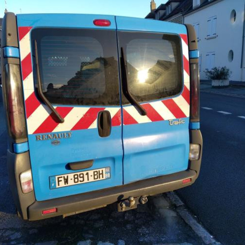 Crosse arriere droit RENAULT TRAFIC 2 Photo n°8