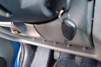 Crosse arriere droit RENAULT TRAFIC 2